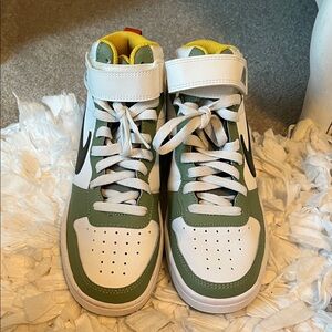 Nike Kids Green and White Sneakers